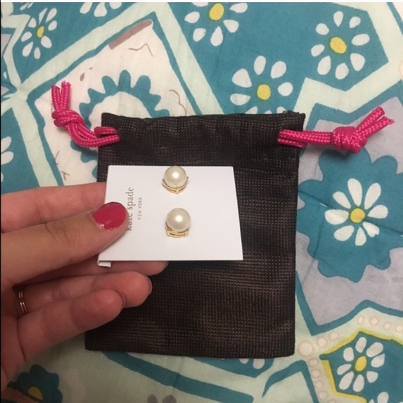 Brand new Kate spade Pearl stud earrings - Picture 3 of 6